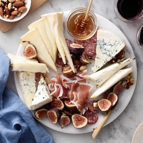 A beautifully arranged Plateau des Rois Mages Gourmand, ready to serve with cheese and meats.