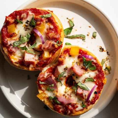 Brötchen mit Tomatensauce