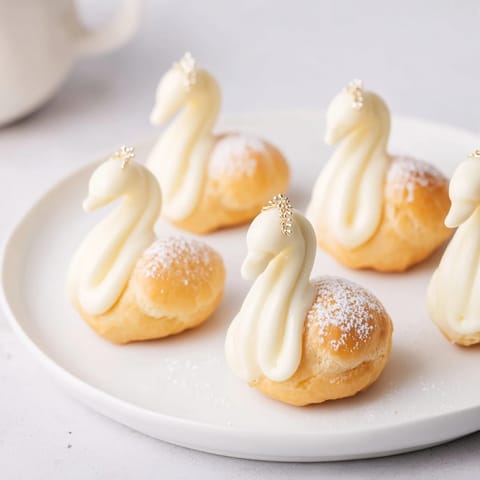 Elegante Schwan Petit Fours